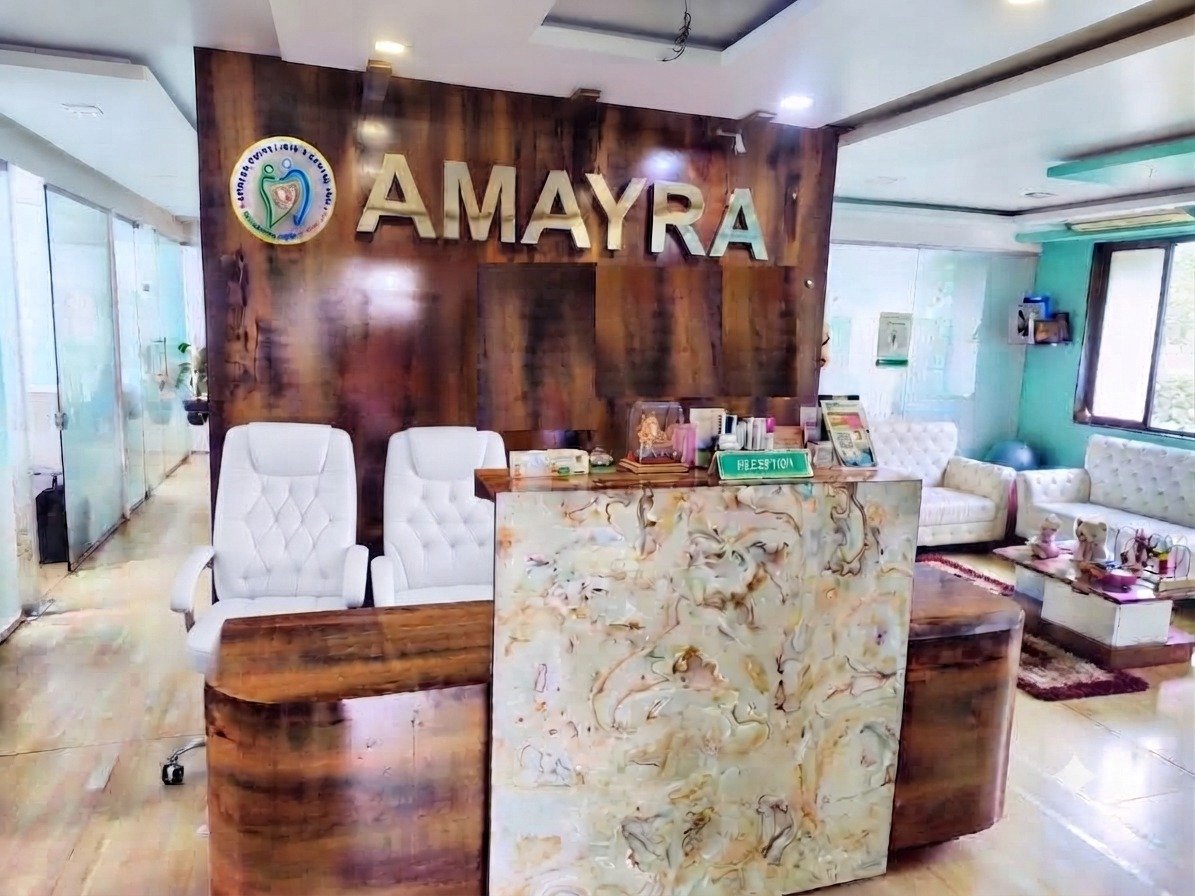 Welcoming Amayra dental clinic reception