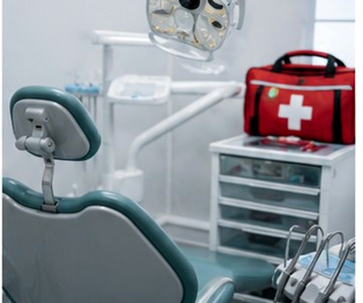 Emergency Dentist Pune dental care at Amayra Polyclinic & Dental Hub